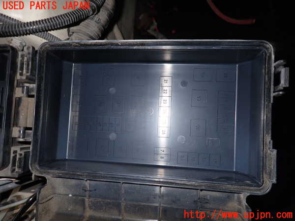 2UPJ-32576741]クライスラー・300C(LX57-)ヒューズボックス1 中古_m0002.jpg