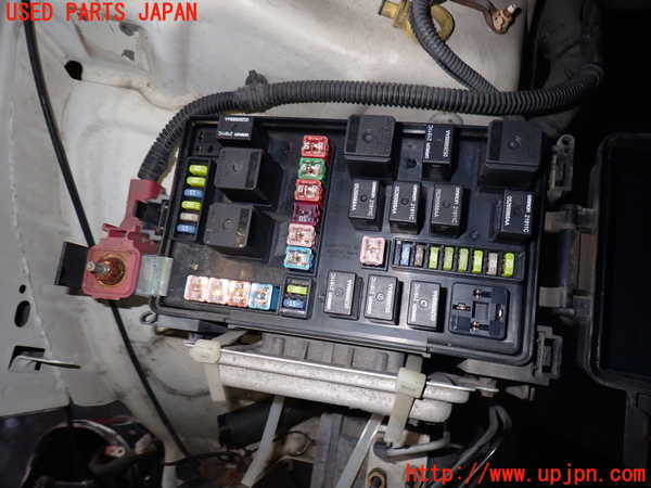 2UPJ-32576741]クライスラー・300C(LX57-)ヒューズボックス1 中古_m0003.jpg