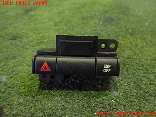 2UPJ-32576290]クライスラー・300C(LX57-)ハザードスイッチ 中古_m0001.jpg