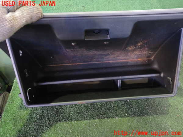 2UPJ-32577516]クライスラー・300C(LX57-)グローブボックス1 中古_m0003.jpg