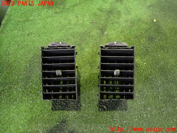 2UPJ-32577526]クライスラー・300C(LX57-)エアコン吹き出し口1 中古_m0001.jpg