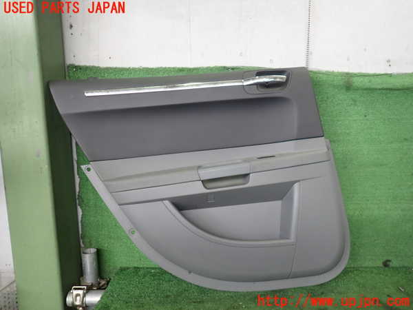 2UPJ-32571324]クライスラー・300C(LX57-)左後ドア内張り 中古_m0001.jpg
