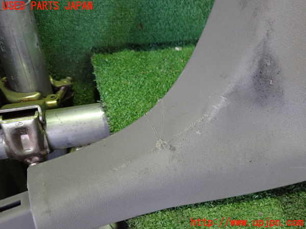 2UPJ-32577665]クライスラー・300C(LX57-)右センターピラートリム 中古_m0002.jpg