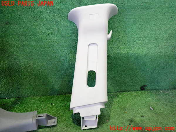 2UPJ-32577665]クライスラー・300C(LX57-)右センターピラートリム 中古_m0003.jpg