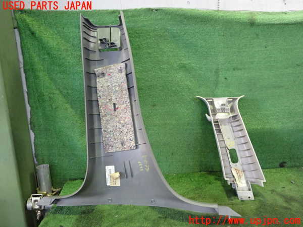 2UPJ-32577665]クライスラー・300C(LX57-)右センターピラートリム 中古_m0004.jpg