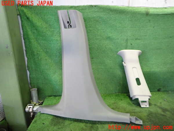 2UPJ-32577670]クライスラー・300C(LX57-)左センターピラートリム 中古_m0001.jpg