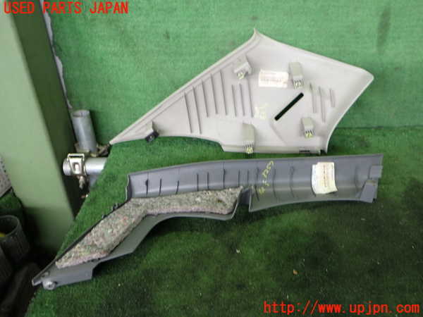 2UPJ-32577675]クライスラー・300C(LX57-)右リアピラートリム 中古_m0002.jpg