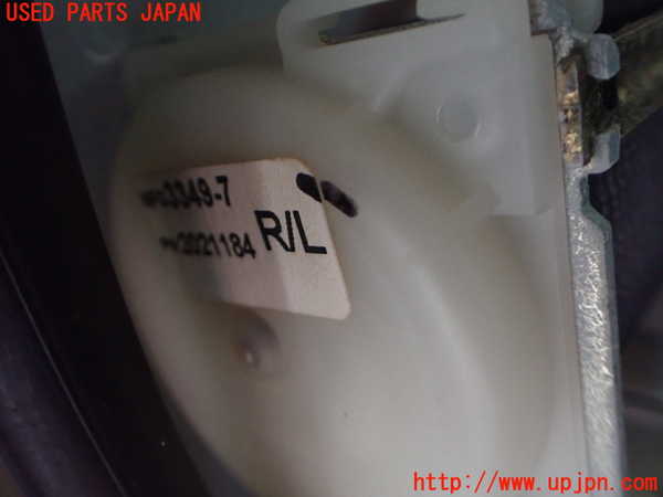 2UPJ-32577155]クライスラー・300C(LX57-)右2列目シートベルト 中古_m0002.jpg