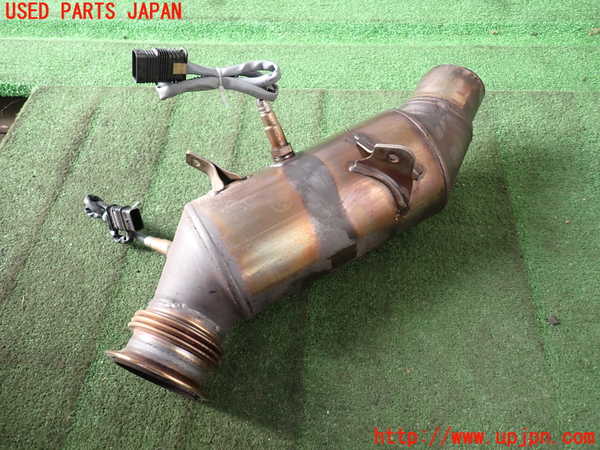 2UPJ-32582661]BMW 535i(FR35)触媒1 中古_m0002.jpg