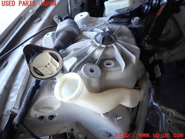 2UPJ-32586791]BMW 535i(FR35)ウォッシャータンク1 中古_m0002.jpg