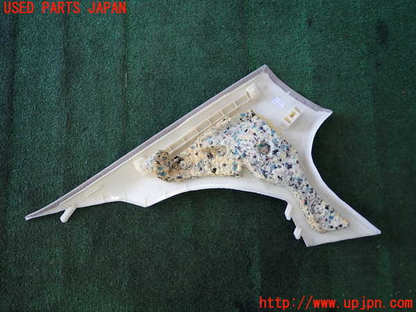 2UPJ-32587675]BMW 535i(FR35)右リアピラートリム 中古_m0002.jpg