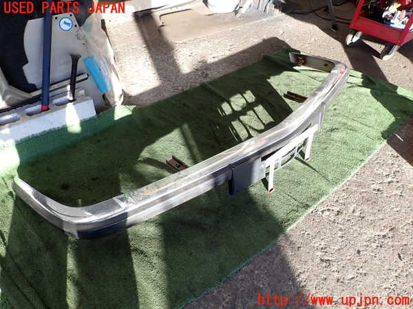 2UPJ-32591010]BMW 520i (E28)(不明)フロントバンパー 中古_m0001.jpg