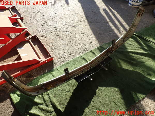 2UPJ-32591010]BMW 520i (E28)(不明)フロントバンパー 中古_m0004.jpg