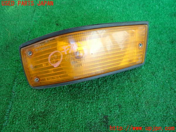 2UPJ-32591150]BMW 520i (E28)(不明)右コーナーランプ 中古_m0001.jpg