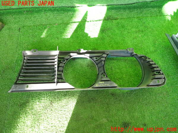 2UPJ-32591140]BMW 520i (E28)(不明)右ヘッドライトリム 中古_m0002.jpg