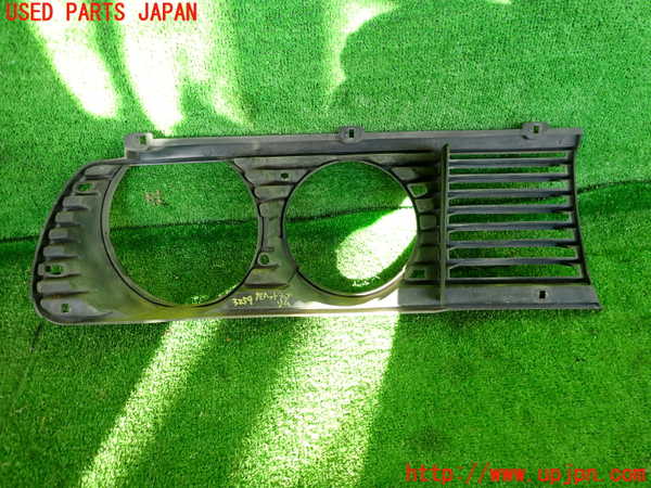 2UPJ-32591142]BMW 520i (E28)(不明)左ヘッドライトリム 中古_m0002.jpg