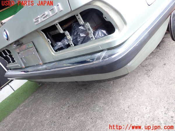 2UPJ-32591610]BMW 520i (E28)(不明)リアバンパー 中古_m0001.jpg