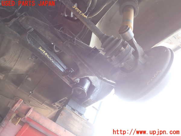 2UPJ-32594300]BMW 520i (E28)(不明)右リアナックルハブ 中古_m0001.jpg