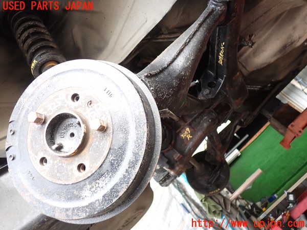 2UPJ-32594300]BMW 520i (E28)(不明)右リアナックルハブ 中古_m0002.jpg