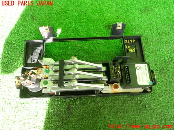 2UPJ-32596066]BMW 520i (E28)(不明)エアコンスイッチ1 中古_m0002.jpg