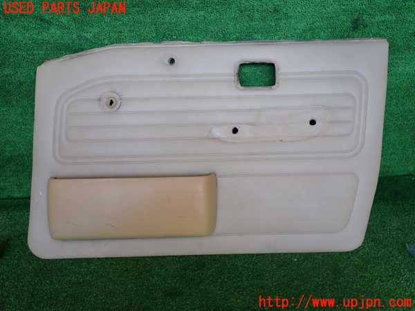 2UPJ-32591234]BMW 520i (E28)(不明)右前ドア内張り 中古_m0001.jpg