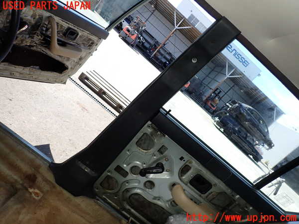 2UPJ-32597665]BMW 520i (E28)(不明)右センターピラートリム 中古_m0001.jpg