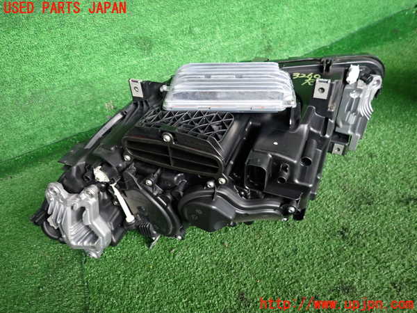 2UPJ-32601130]BMW アクティブハイブリッド5(AH5)(FZ35)(F10)右ヘッドライト LED 中古_m0002.jpg