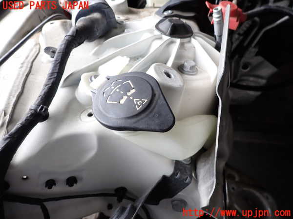 2UPJ-32606791]BMW アクティブハイブリッド5(AH5)(FZ35)(F10)ウォッシャータンク1 中古_m0001.jpg