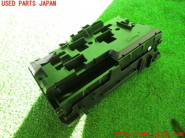 2UPJ-32606741]BMW アクティブハイブリッド5(AH5)(FZ35)(F10)ヒューズボックス1 中古_m0003.jpg