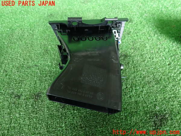 2UPJ-32607527]BMW アクティブハイブリッド5(AH5)(FZ35)(F10)エアコン吹き出し口2 (右) 中古_m0002.jpg