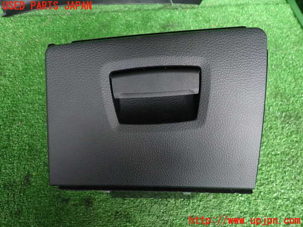 2UPJ-32607841]BMW アクティブハイブリッド5(AH5)(FZ35)(F10)小物入れ1 中古_m0001.jpg