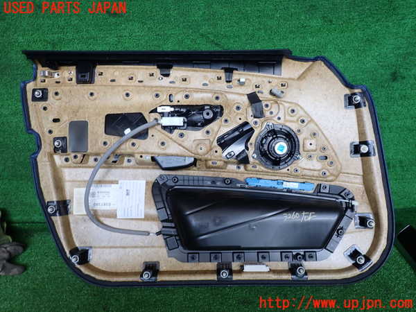 2UPJ-32601234]BMW アクティブハイブリッド5(AH5)(FZ35)(F10)右前ドア内張り 中古_m0004.jpg