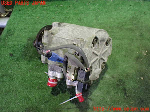2UPJ-32616025]エクリプス スパイダー(D53A)エアコンコンプレッサー 中古_m0002.jpg