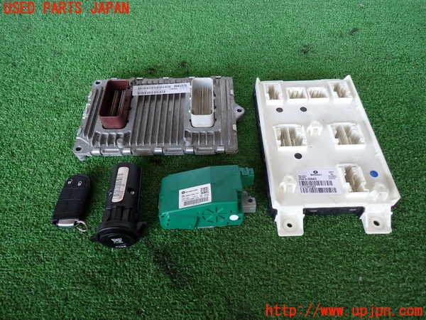 2UPJ-32626110]ジープ・グランドチェロキー(WK36T)エンジンコンピューター 中古_m0001.jpg