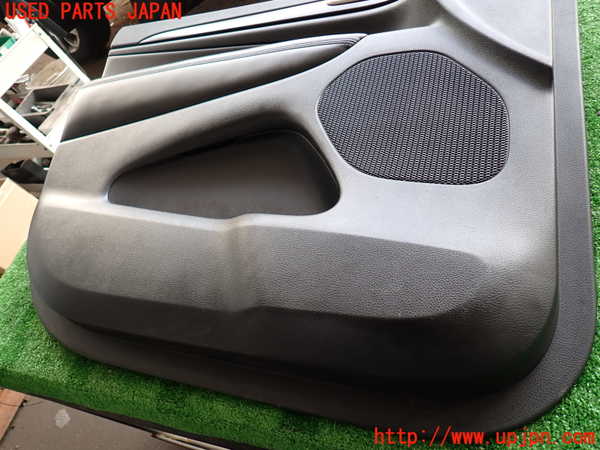 2UPJ-32621264]ジープ・グランドチェロキー(WK36T)左前ドア内張り 中古_m0002.jpg