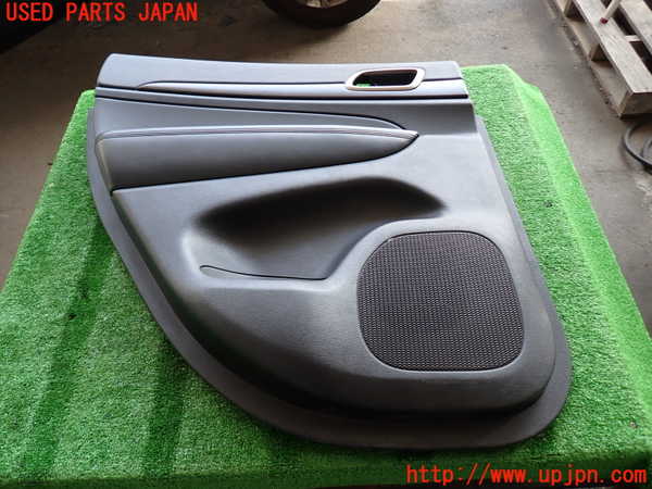 2UPJ-32621324]ジープ・グランドチェロキー(WK36T)左後ドア内張り 中古_m0001.jpg