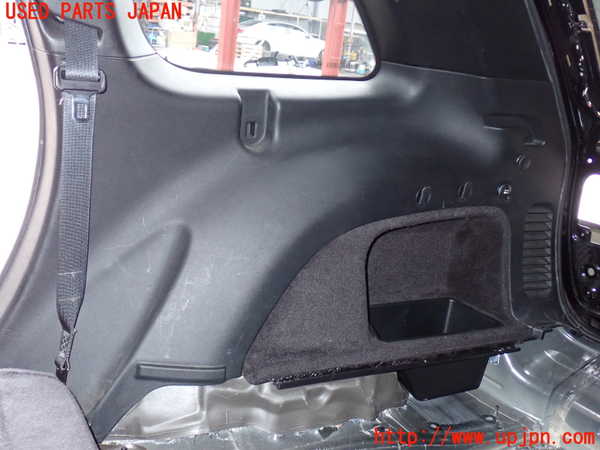 2UPJ-32627675]ジープ・グランドチェロキー(WK36T)右リアピラートリム 中古_m0003.jpg