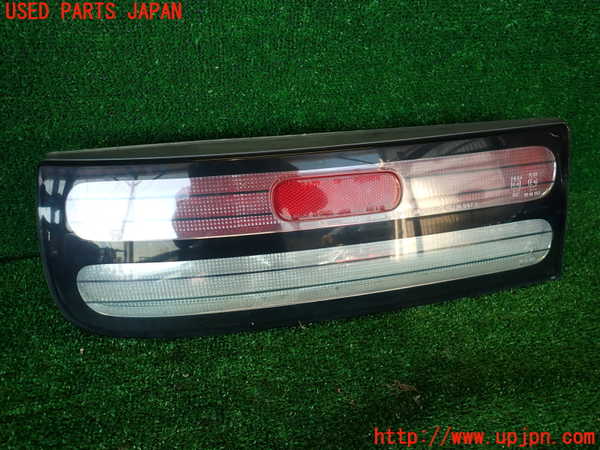 2UPJ-32631536]フェアレディZ(GCZ32)左テールランプ 中古_m0001.jpg