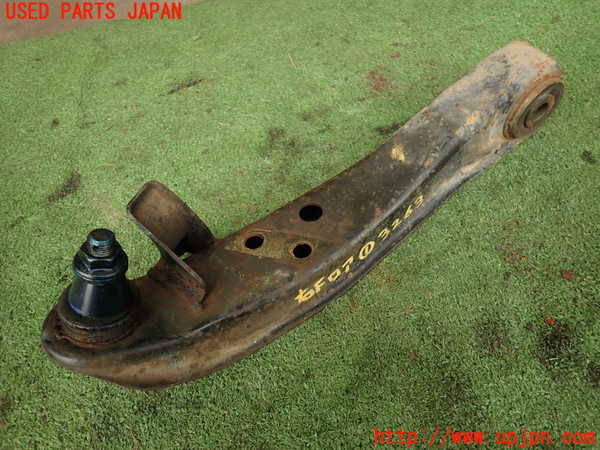 2UPJ-32635176]フェアレディZ(GCZ32)右フロントロアアーム1 中古_m0001.jpg