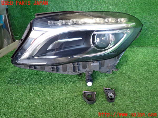 2UPJ-32641132]ベンツ GLA180 X156(156942)左ヘッドライト HID 中古_m0001.jpg