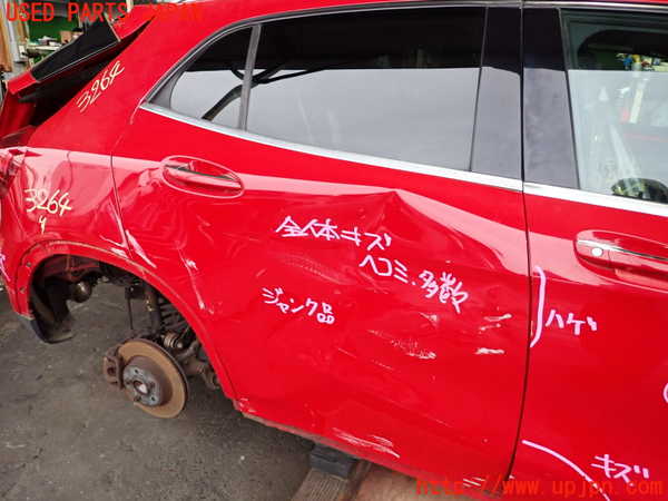 2UPJ-32641290]ベンツ GLA180 X156(156942)右後ドア ジャンク FUYAO M1232 43R-001667_m0001.jpg