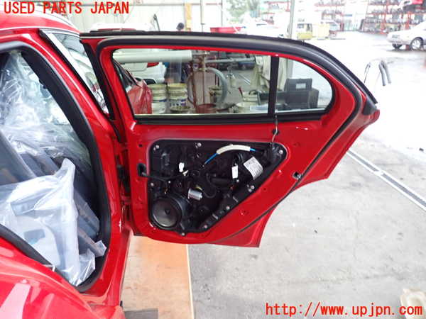 2UPJ-32641290]ベンツ GLA180 X156(156942)右後ドア ジャンク FUYAO M1232 43R-001667_m0003.jpg