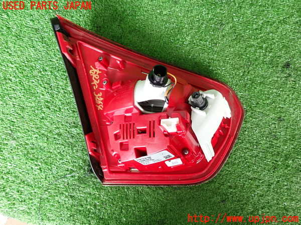 2UPJ-32641550]ベンツ GLA180 X156(156942)右リアフィニッシャー 中古_m0002.jpg