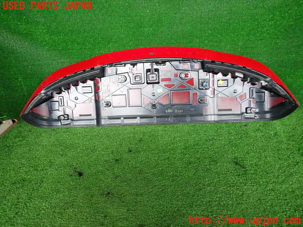 2UPJ-32641520]ベンツ GLA180 X156(156942)リアスポイラー 中古_m0002.jpg