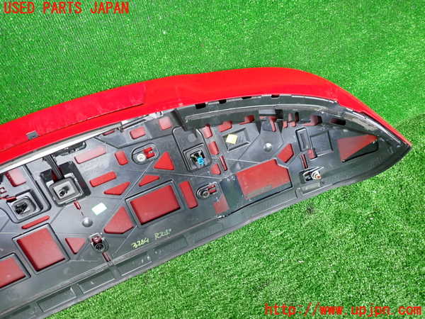 2UPJ-32641520]ベンツ GLA180 X156(156942)リアスポイラー 中古_m0003.jpg