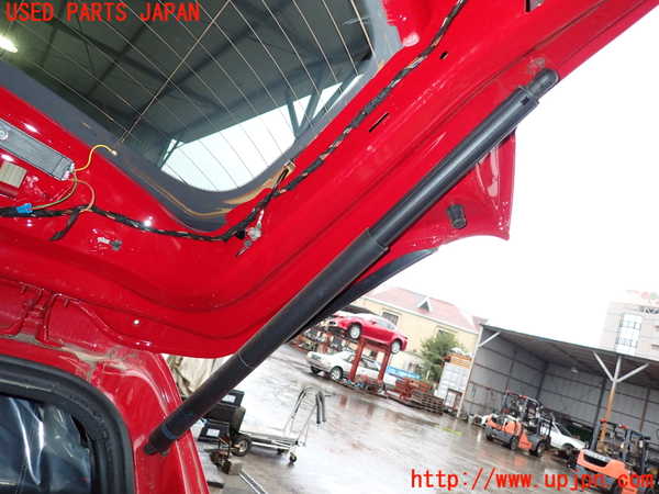 2UPJ-32641584]ベンツ GLA180 X156(156942)リアゲートダンパー 中古_m0001.jpg