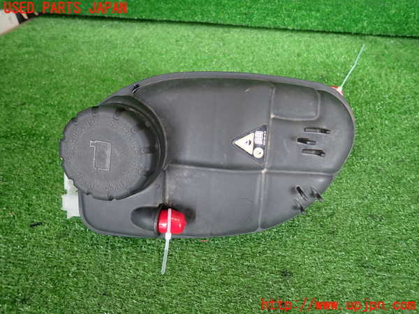 2UPJ-32642410]ベンツ GLA180 X156(156942)ラジエータータンク 中古_m0001.jpg