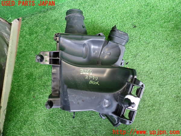 2UPJ-32642560]ベンツ GLA180 X156(156942)エアクリーナーボックス 中古_m0004.jpg