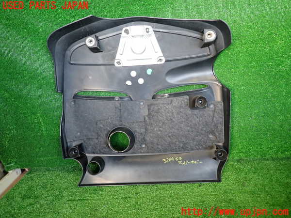 2UPJ-32642160]ベンツ GLA180 X156(156942)エンジンアッパーカバー 中古_m0002.jpg