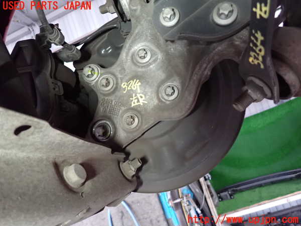 2UPJ-32644305]ベンツ GLA180 X156(156942)左リアナックルハブ 中古_m0002.jpg